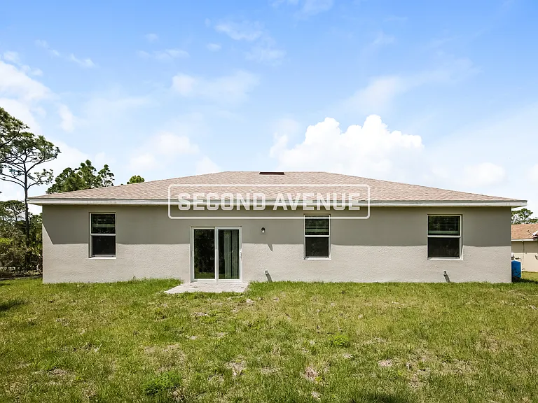 7440 Helliwell St — Photo 17