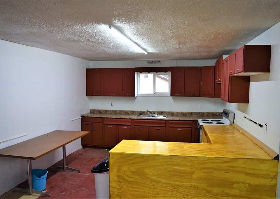 2nd image of 48 Church St