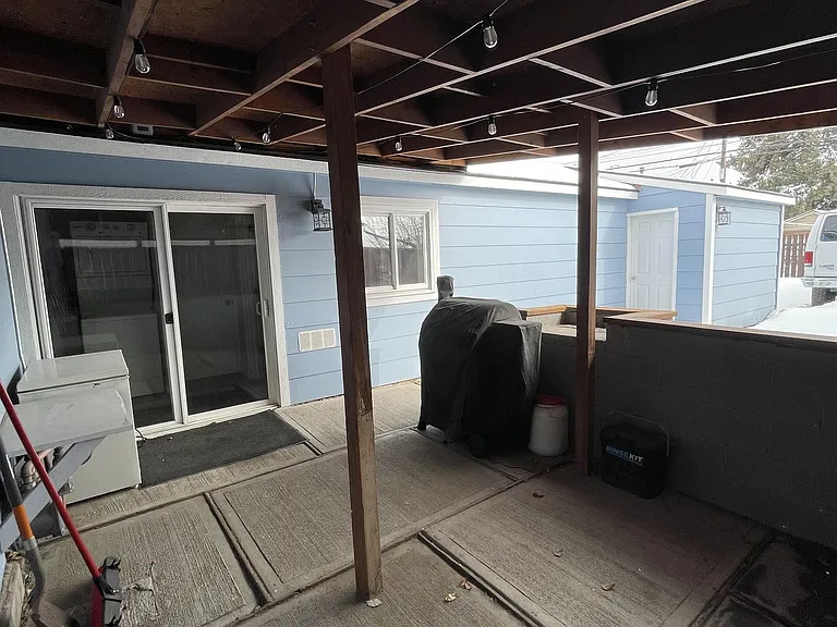 2120 Elm St — Photo 1