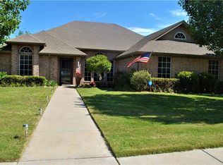 606 Maple Dr, Pilot Point, TX 76258