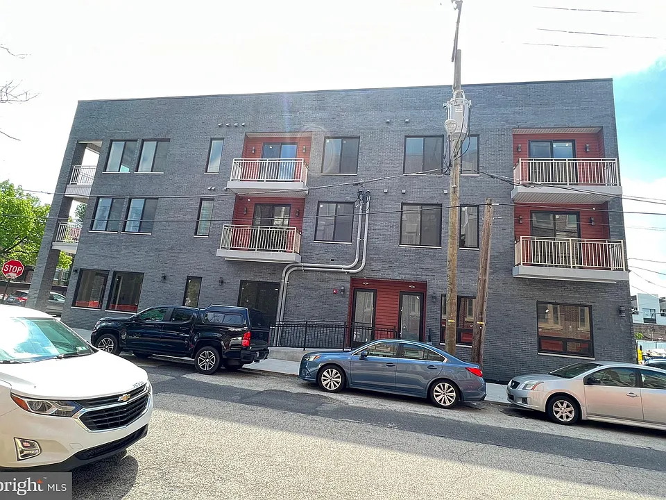 700 N Marshall St #8-C2