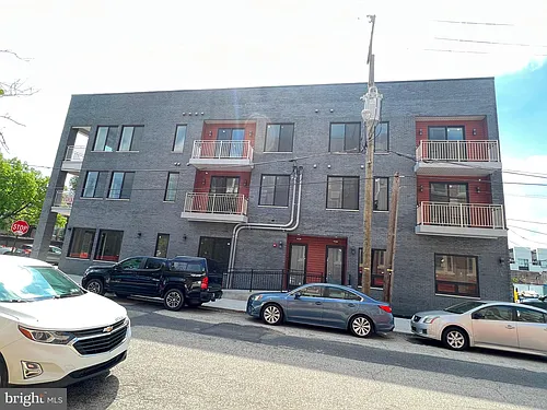 700 N Marshall St #8-C2 Photo 1