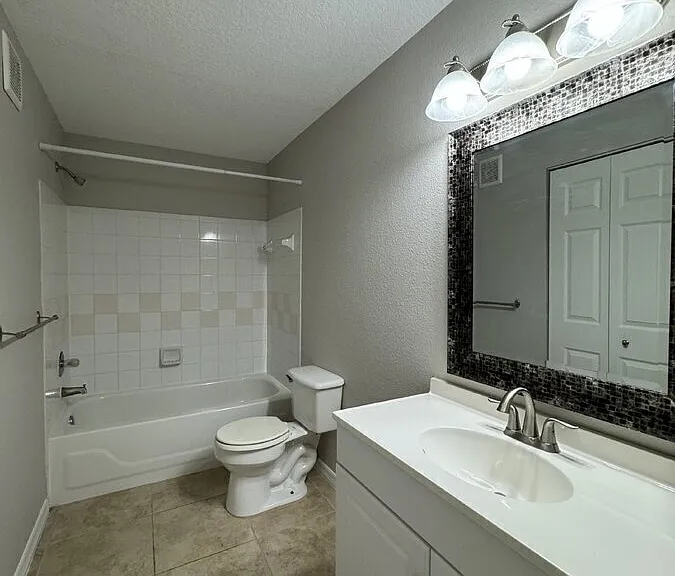 11530 Villa Grand #1121 — Photo 32