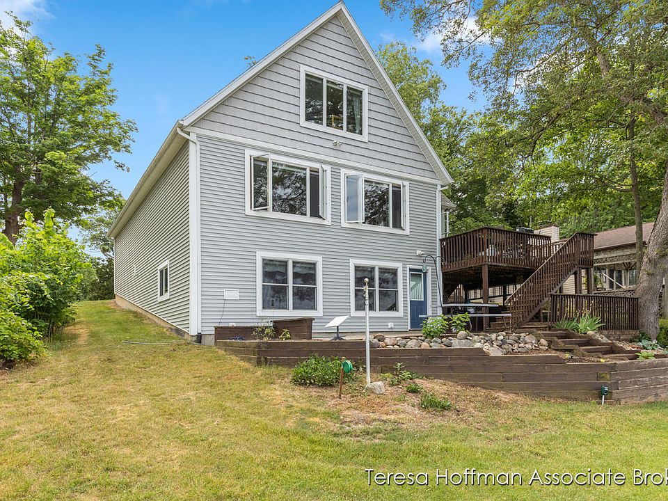 349 Clear Lk, Dowling, MI 49050 Zillow