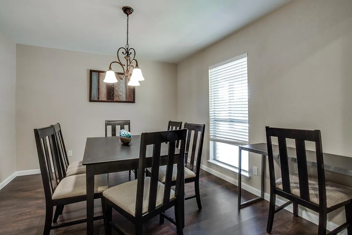 901 Goodwin Drive — Photo 4