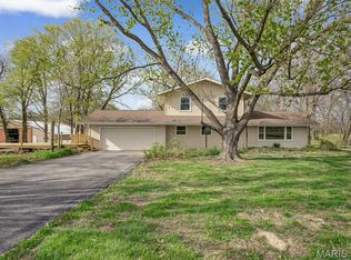 8901 Bodecker Rd, Walsh, IL 62297