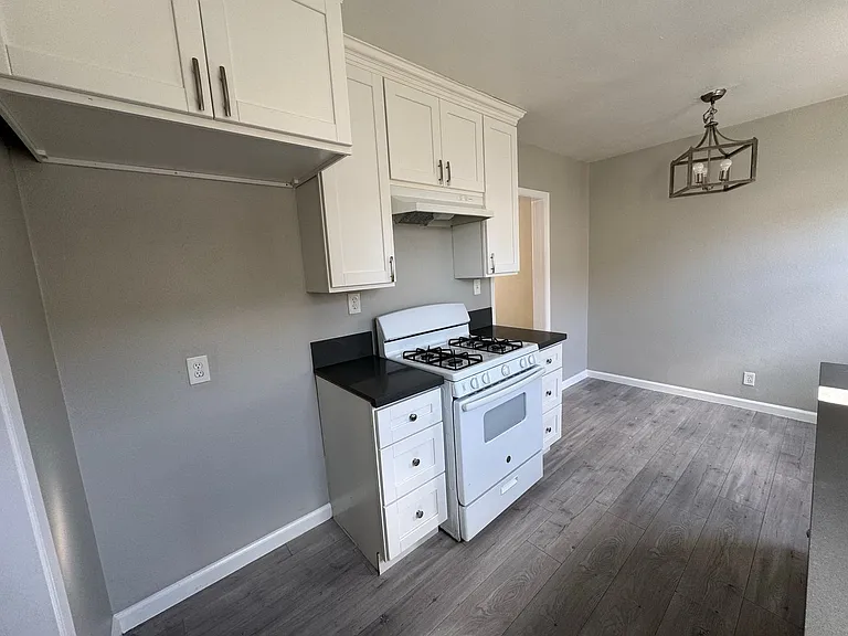 3569 Mulford Ave — Photo 7