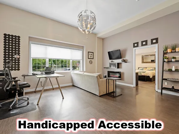 48 Phillips Rd Unit 12, Holden, MA 01520