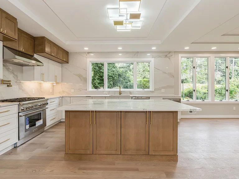 66 E Gramercy Pl — Photo 4