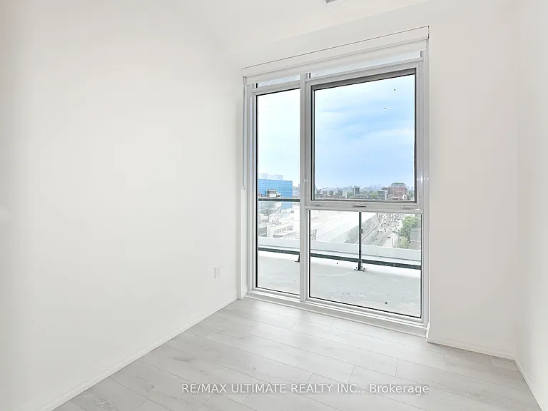 280 Dundas St W #1011 — Photo 16