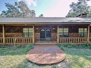 2575 Place Pond Rd, De Leon Springs, FL 32130