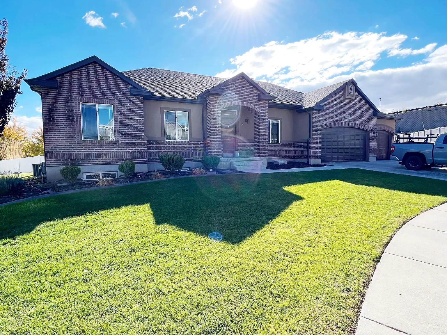3959 W Bethpage Ct — Photo 2