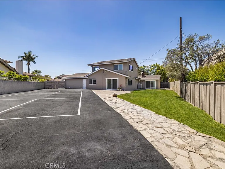 2336 La Linda Pl — Photo 12