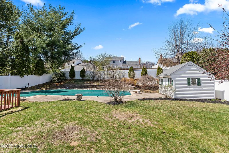 4th image of 42 Woodridge Street