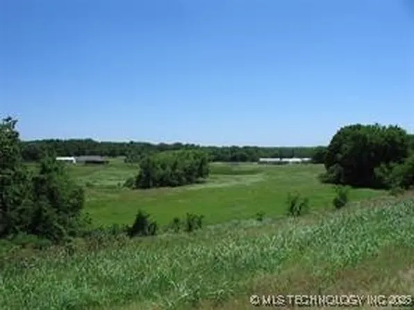 590 West Rd, Chouteau, OK 74337