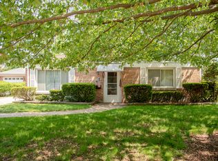 400 7th Ave, Libertyville, IL