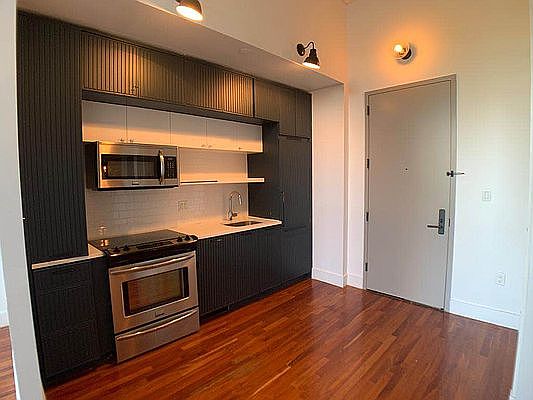 2nd image of 178 Bainbridge St #207