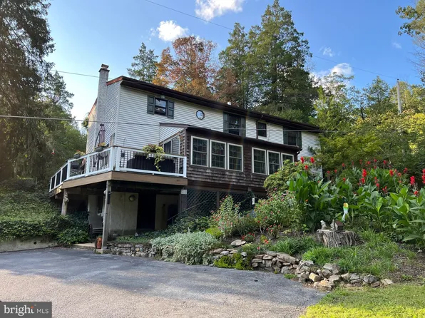 32 Gilde Rd, Douglassville, PA 19518