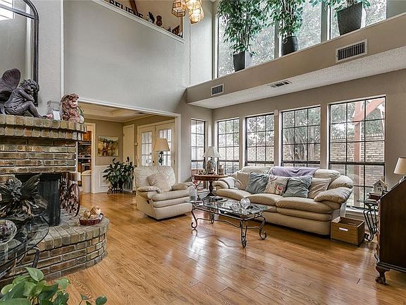 3rd image of 17001 Vinland Dr