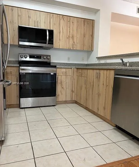 8000 N Nob Hill Rd #206 — Photo 11