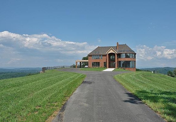 4th image of 170 Lovely Mount Dr
