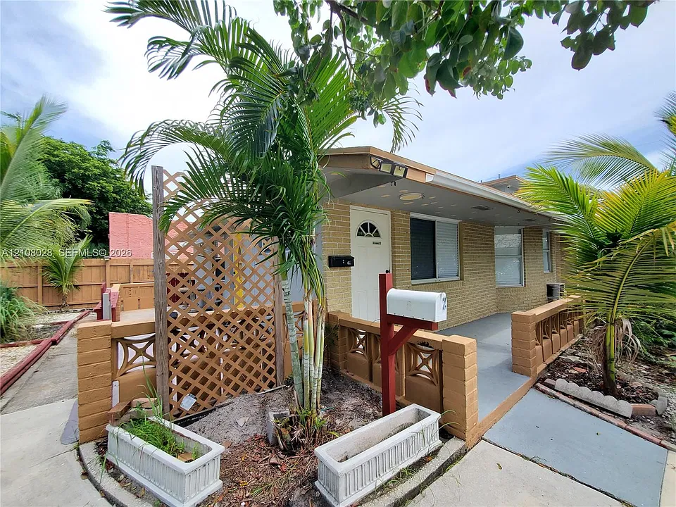 312 9th Ave N #2