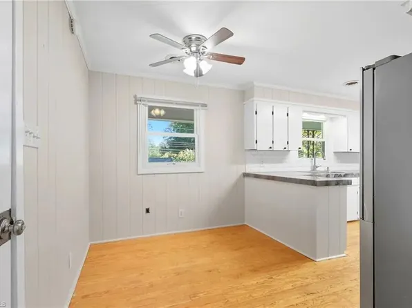 4850 Ellen Ave, Pfafftown, NC 27040