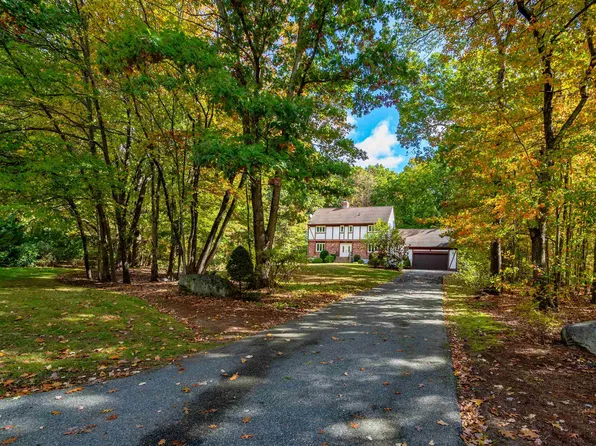 23 Golden Oaks Drive, Salem, NH 03079