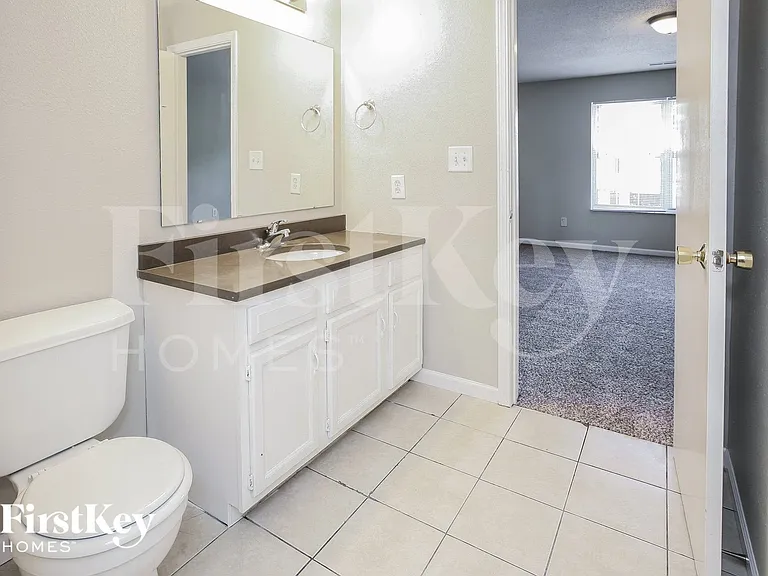 8925 Lighthorse Dr — Photo 11