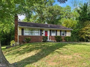920 Cottage St SW, Vienna, VA 22180