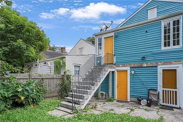 1220 Poland Ave — Photo 2