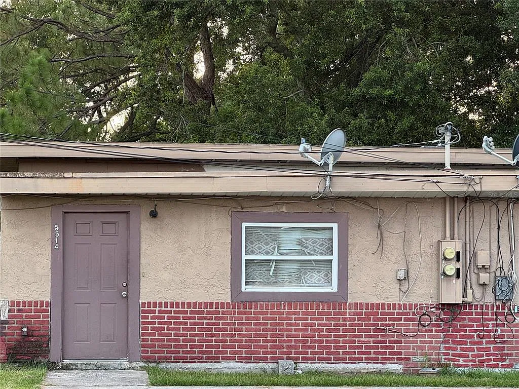 2 bed, 1.0 bath, 798 sqft, $1,200 — Photo 3