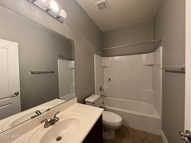 9575 W Quail Ave — Photo 13