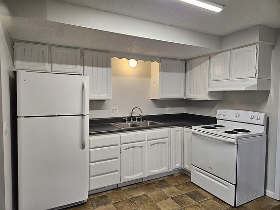 3rd image of 11819 County Road 438 APT B