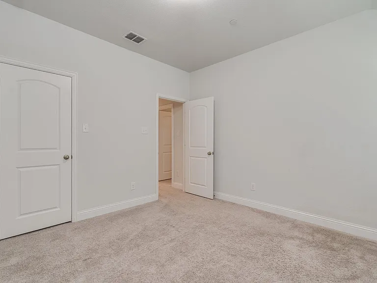 6805 Andrew Dr — Photo 25