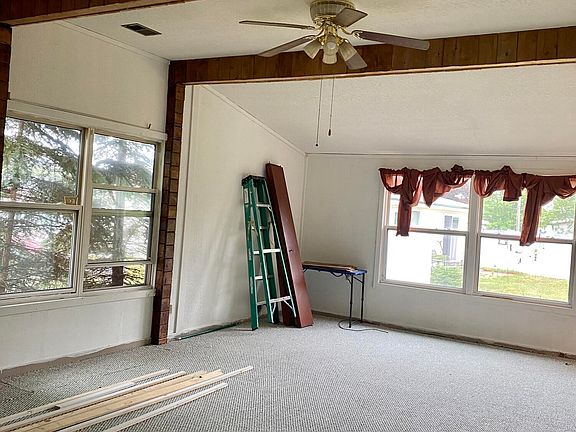 5th image of 15 Clubhouse Dr