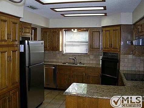 4th image of 2807 Creekwood Dr N