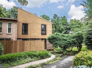 21 Pinehurst Ct, Reading, PA 19607