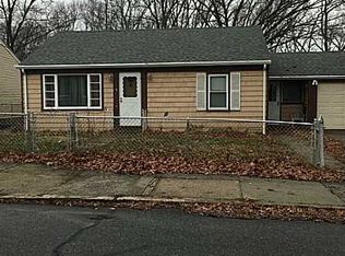 6 Almond St, Lincoln, RI 02865