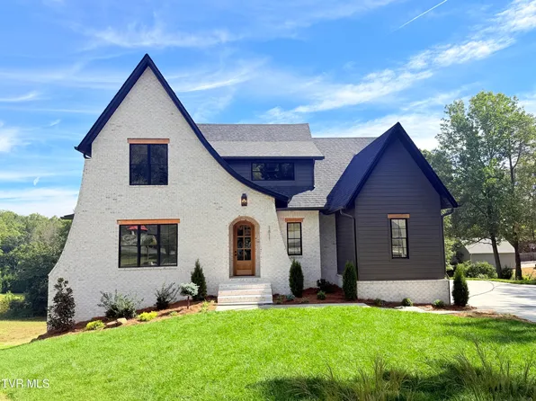 1811 Millbrook Dr, Johnson City, TN 37604
