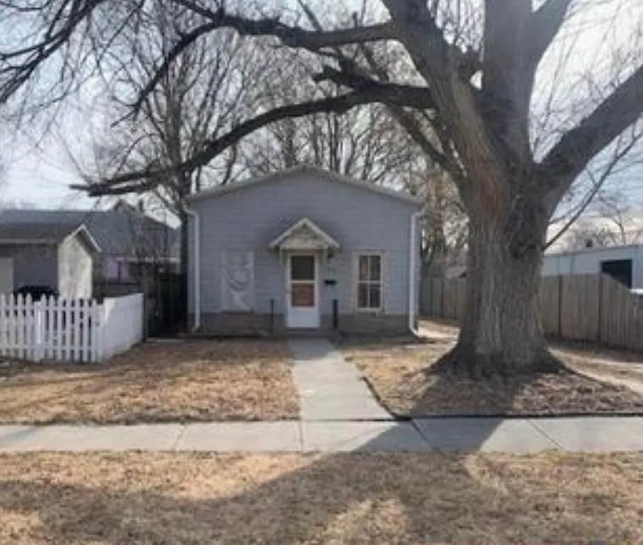 1 bed, 747 sqft, $900 — Photo 1