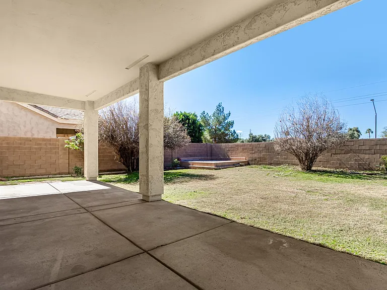 504 N Swallow Ln — Photo 40