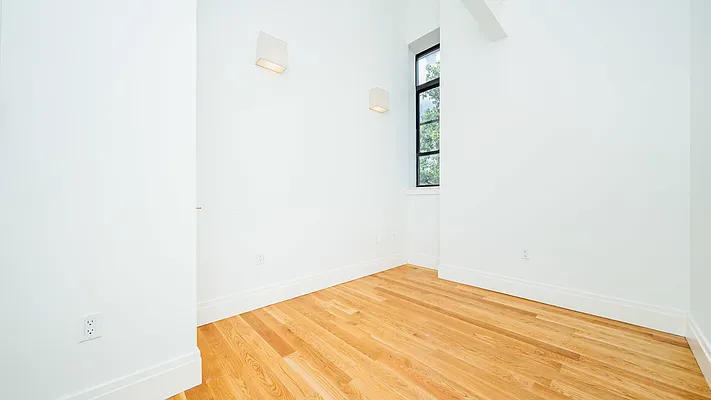 Rented by Nooklyn NYC LLC | media 10