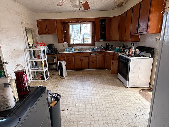 Main House - Kitchen
