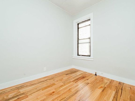 3rd image of 25 Kingsland Ave APT 3R