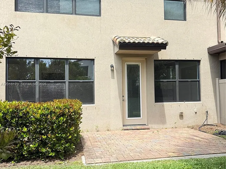 4620 San Fratello Cir #4620 — Photo 1