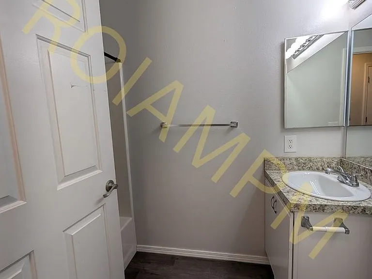 319 Lenore St — Photo 7