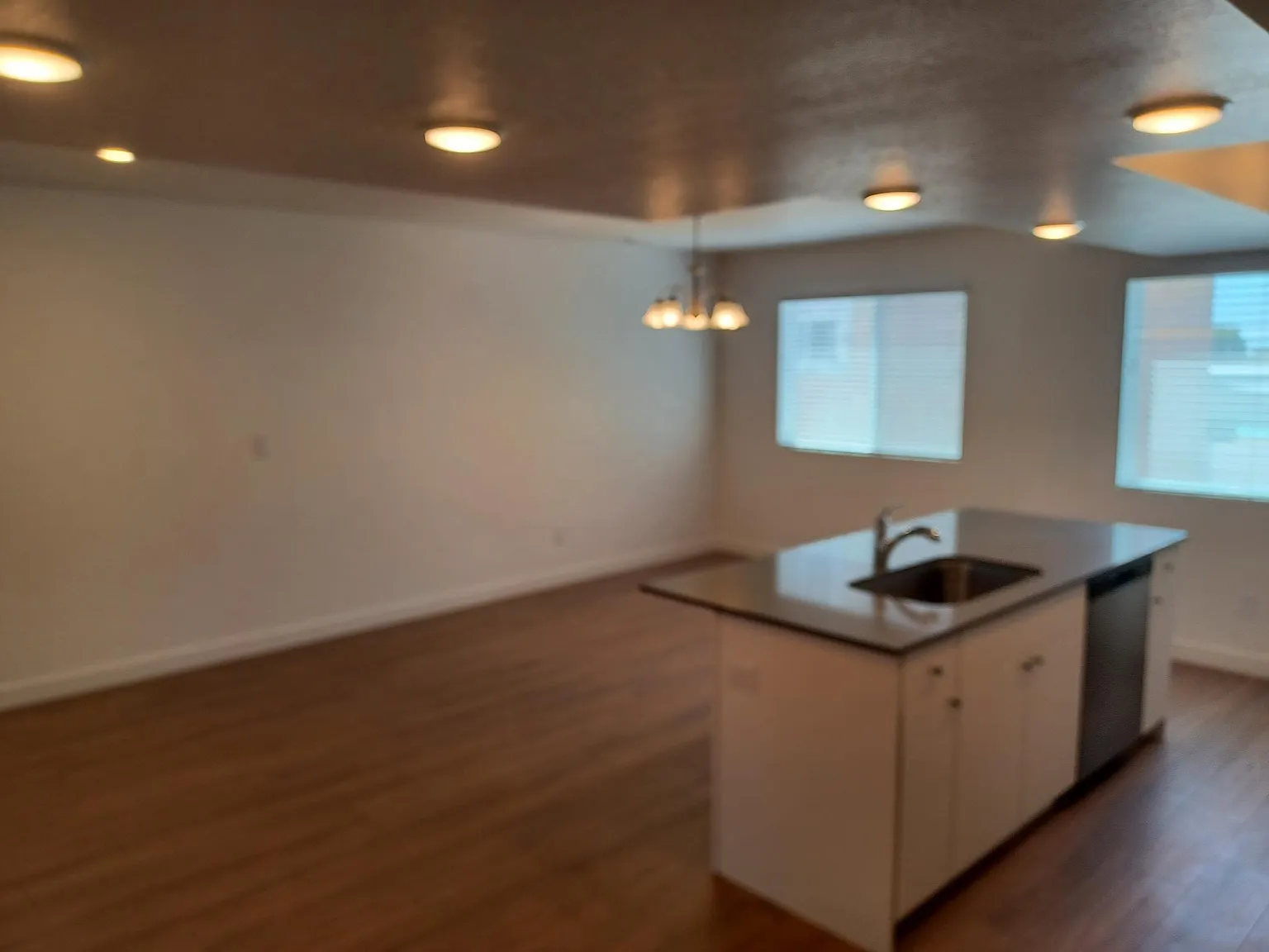 2 bed, 2.5 bath, 1395 sqft, $1,595 — Photo 2