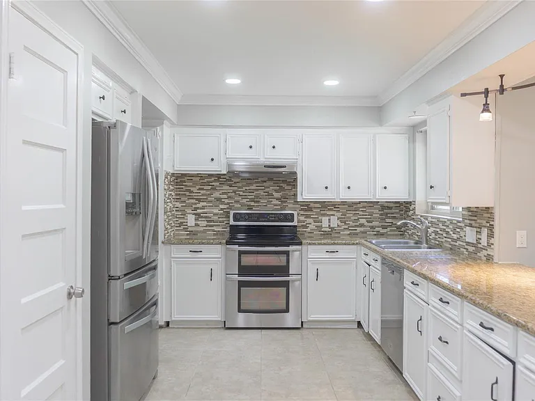 3406 Deerwood Ln — Photo 9