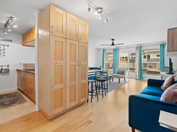 1818 S Lakeshore Blvd APT 8, Austin, TX 78741